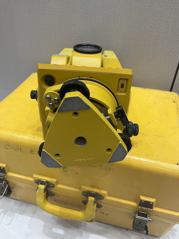 TOPCON GTS-6 ELECTRONIC TOTAL STATION