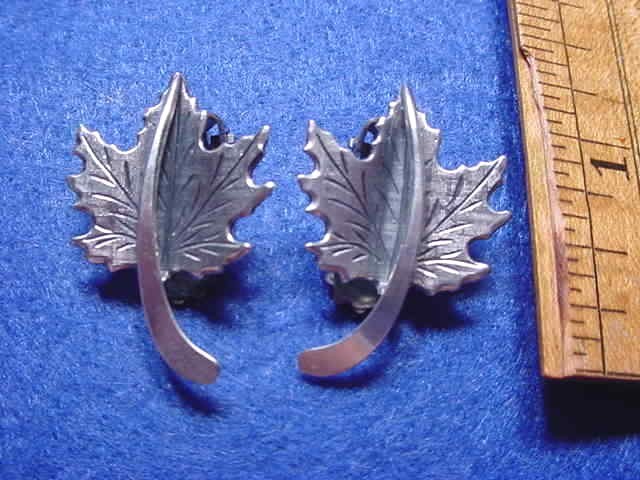 .925 STERLING SILVER MAPLE LEAF EARRING SET!!!!  #1017
