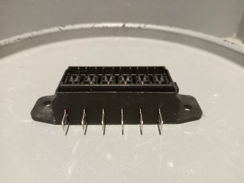 MTA 6 Way ATC/ATO Compact Fuse Block