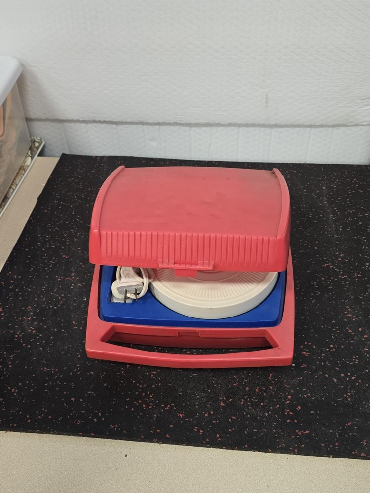 Vintage Vanity Fair VF - 2 SPEED SOLID STATE Portable Record Player