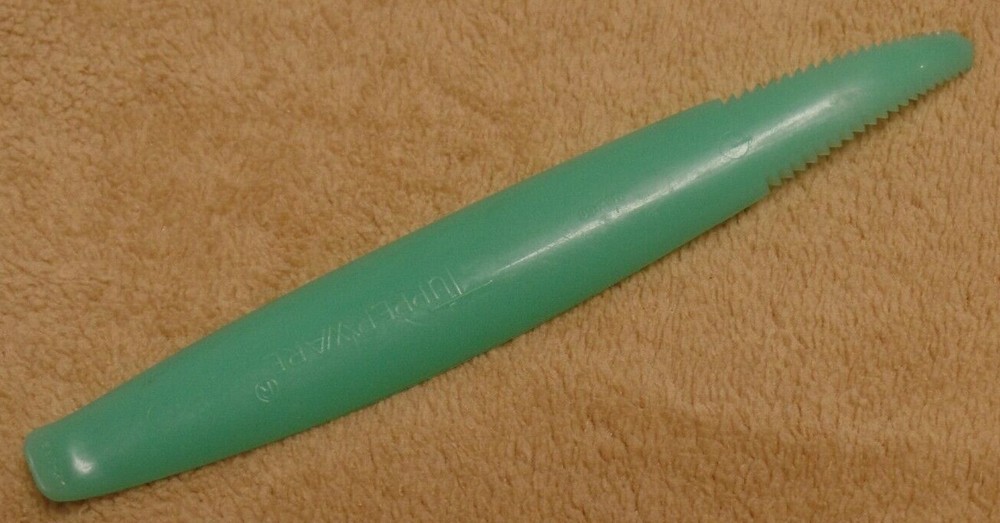 Tupperware item # 885-13 lettuce corer grapefruit knife jadite green
