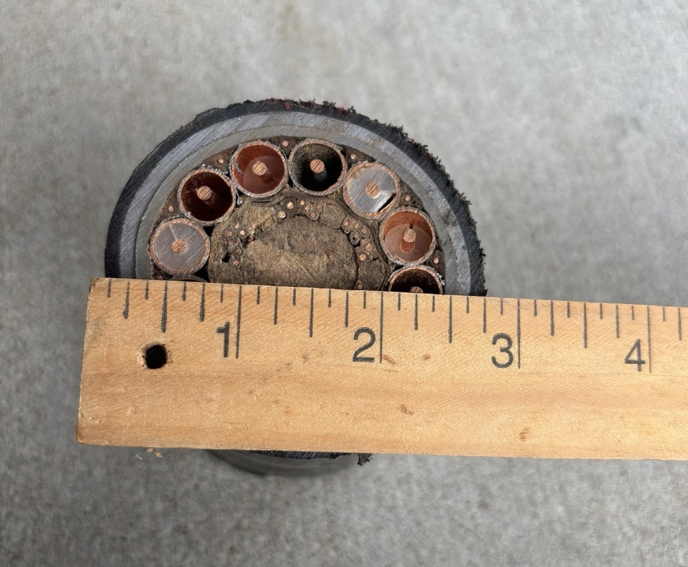 Cross Cut from Cable w multi core Insulated Copper Lines