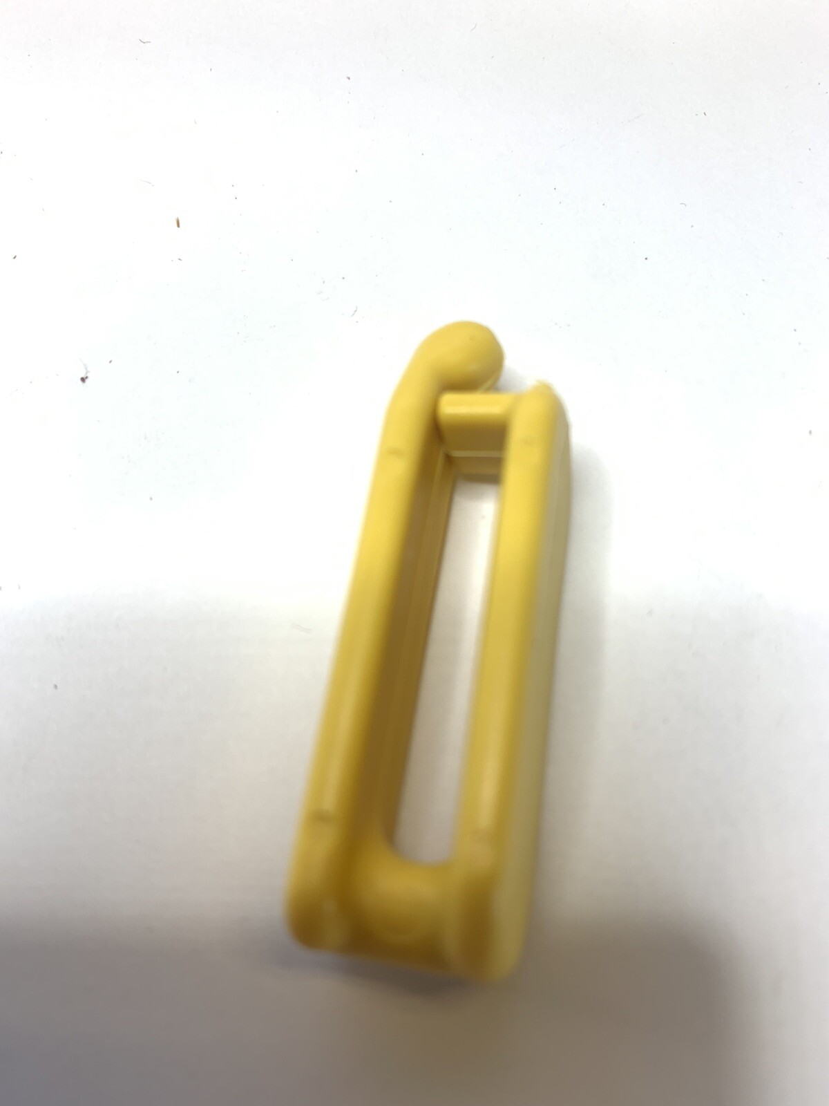 100, Original Temple One-piece Blank Yellow Livestock Cow, Large ID Tags