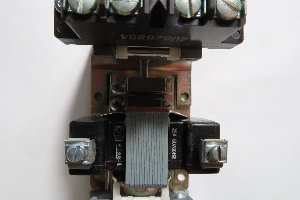 Cutler Hammer D80J Eaton Delay Timer Series A2 D80AM