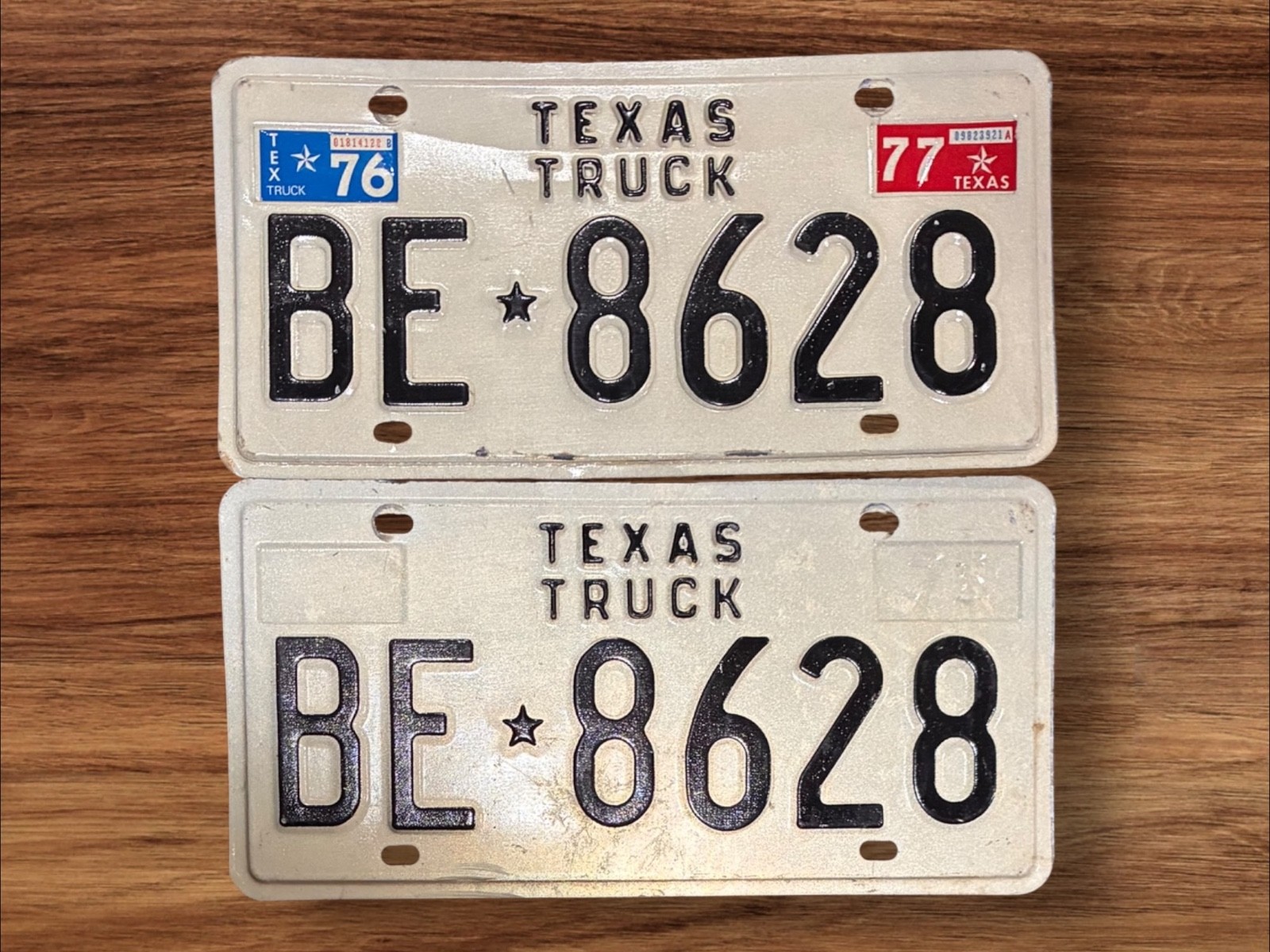 TEXAS 1975 1976 1977 TRUCK LICENSE PLATE PLATES MATCHING PAIR  " BE 8628 "  TX