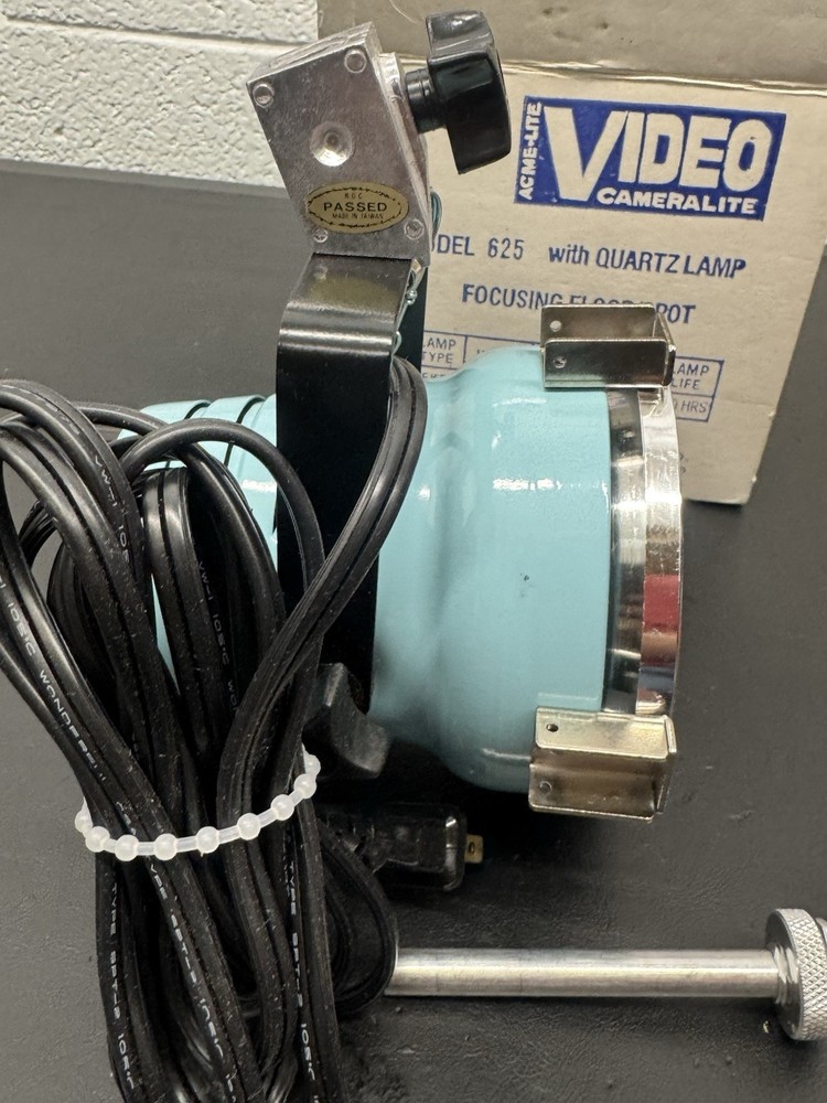 Acme-lite 625 Video Camera Light In Box