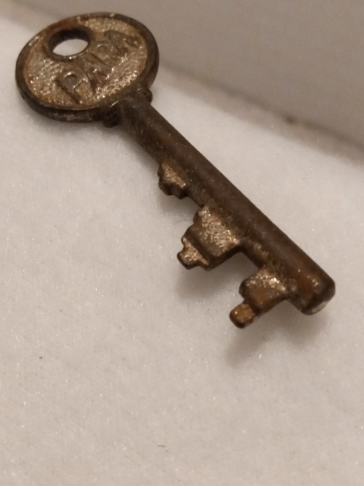 Antique PARA Solid Barrel Padlock SKELETON Key Approx 2-1/16"