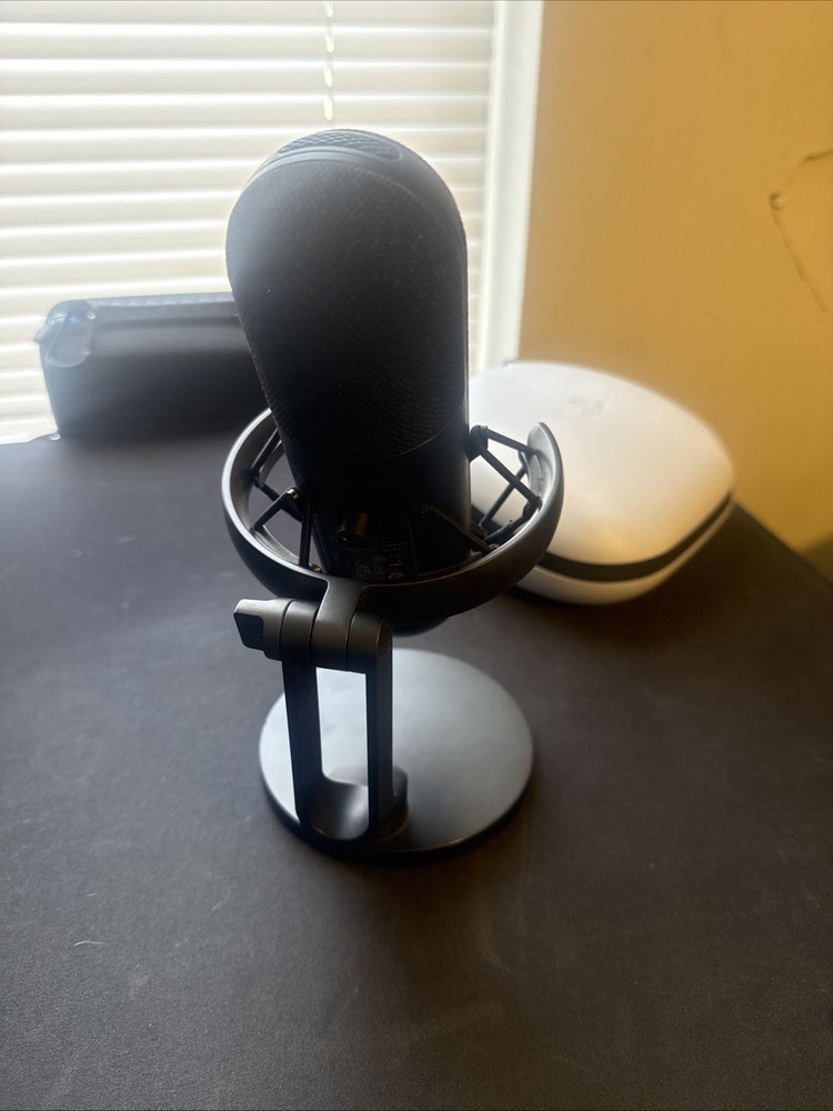 SteelSeries - Alias USB Microphone -