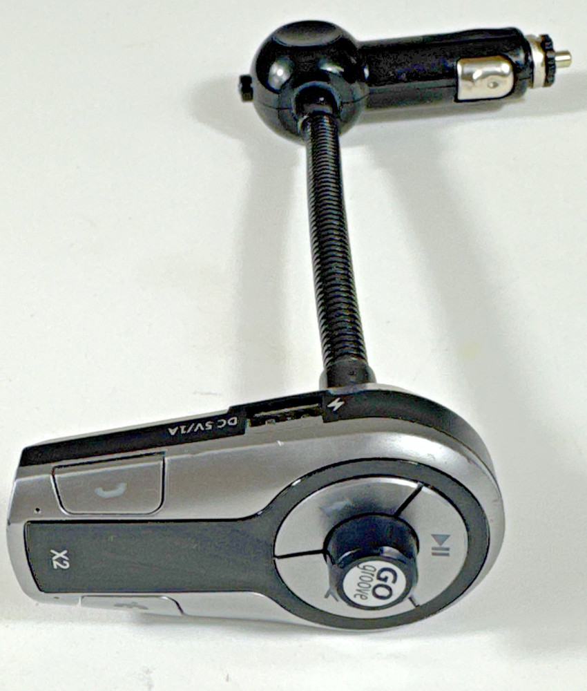 GOGROOVE FLEXSMART X2 BLUETOOTH IN CAR FM TRANSMITTER W/USB Charger.