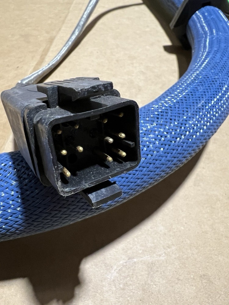 Nordson 6ft Hose PN 274792 Hot Melt Adhesive (blue) Rectangular Plug