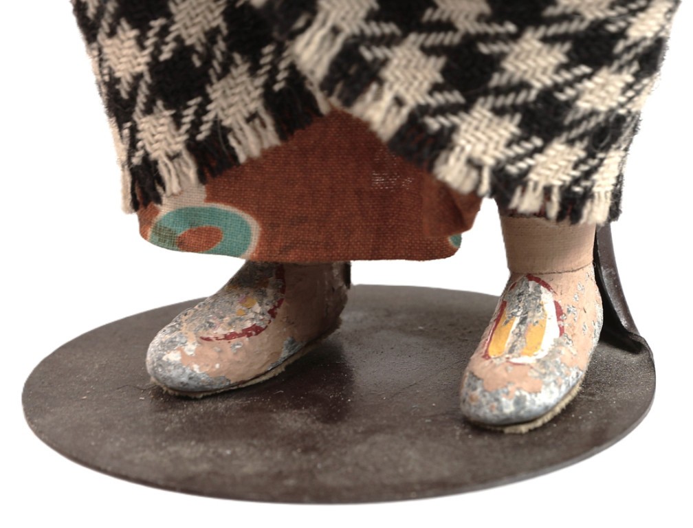 Winnebago Mother and Papoose Doll By Kate Mike ca. 1960 Size 8" H x 2.375" L