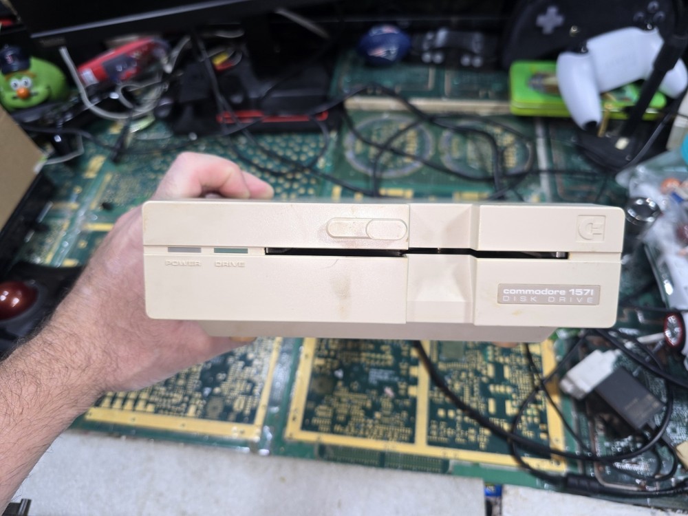 Commodore 1571 Exact DEFECTIVE DONOR Floppy Disk Drive-Issues-Intact-PARTS-READ