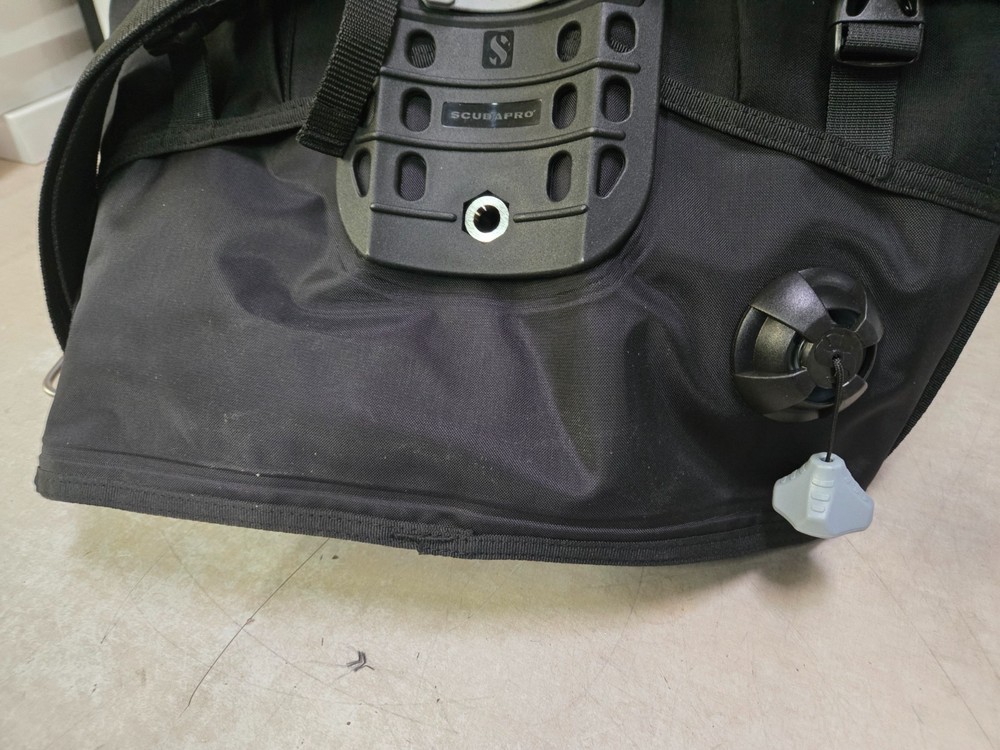 SCUBAPRO Level Weight Integrated System Medium WAS NEVER USED