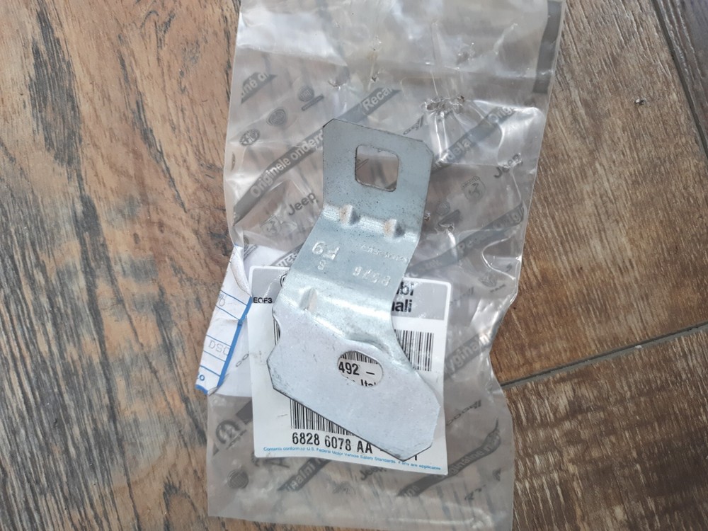 Fiat 500x Left Wing Support 51943492