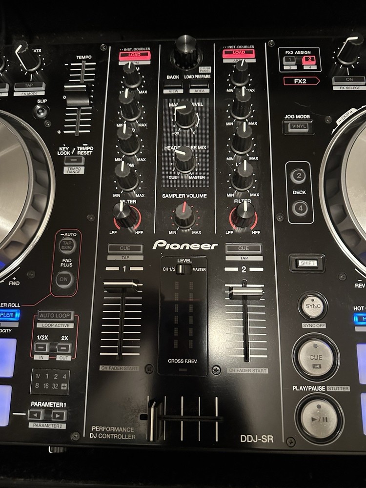 Pioneer DDJ-SR Digital DJ Controller with Case