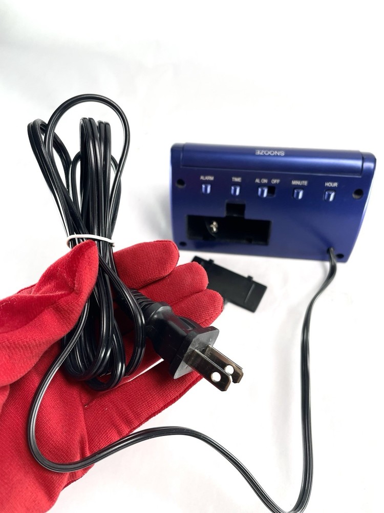 Alarm Clock Mainstay Blue Model E099 Tested