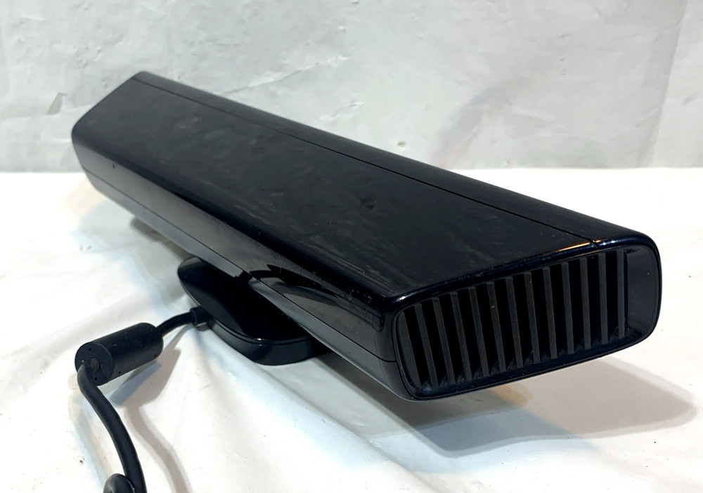 Microsoft ~ Xbox 360 Kinect ~ Wired Motion Sensor ~ Black