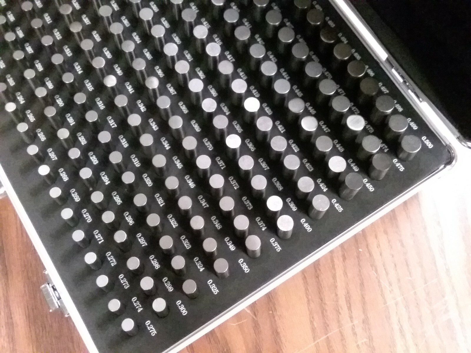 Pin Gage Set M2(-) 0.251-0.500", minus Tolerance 250 Pins metal case #707B-755MC