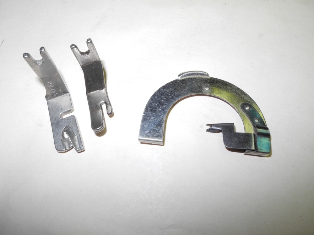 VINTAGE SINGER SEWING MACHINE BACK CLAMP ACCESSORY KIT, TOP CONDITION, NICE