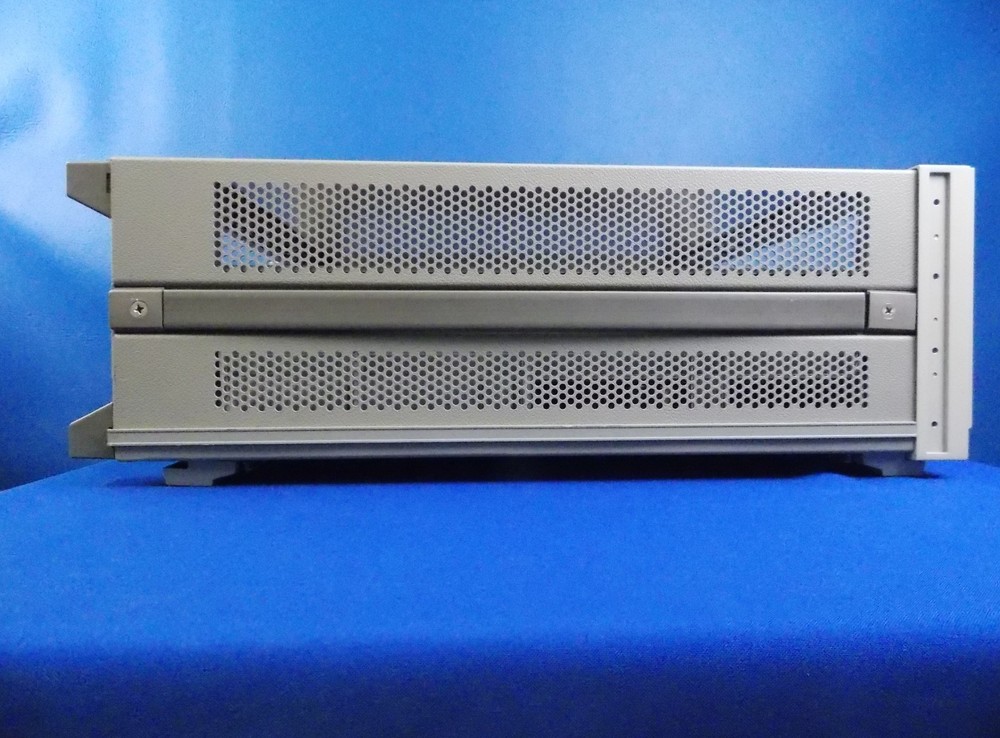 Agilent HP Keysight 70001A System Mainframe 8 Slots