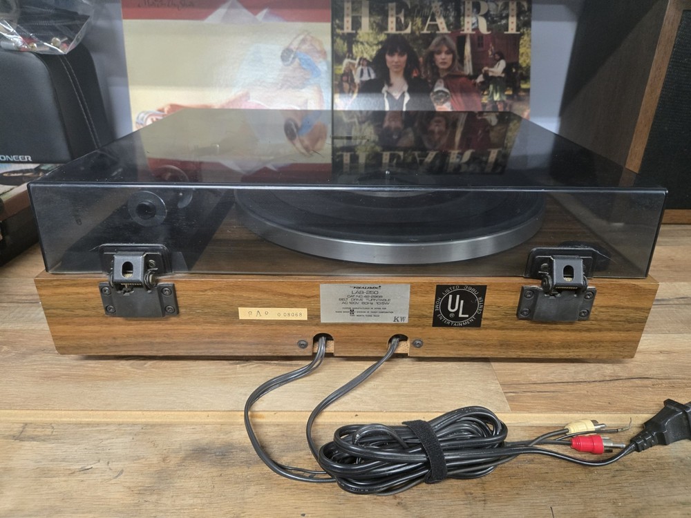 Realistic Lab-250 Turntable Near MINT