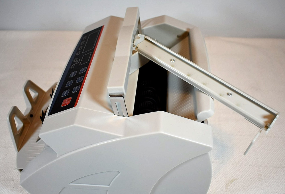 R2108B Basic Function Money Detector Machine Currency/Money Counter "FOR PARTS"