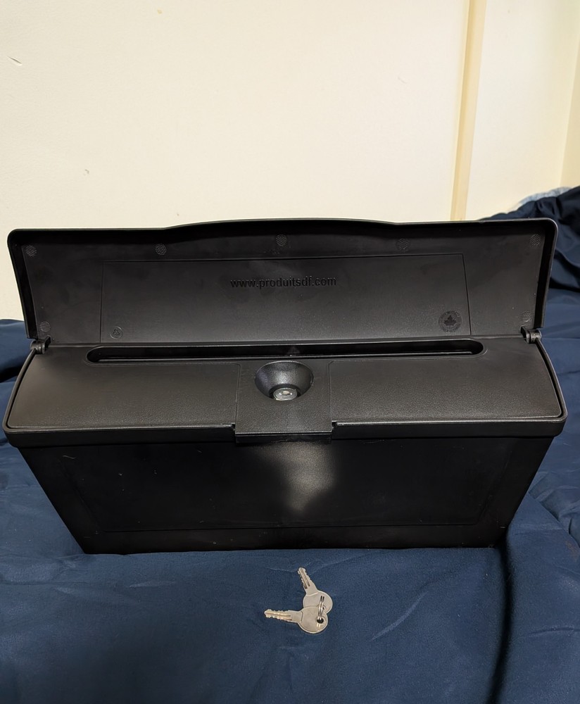 Classic Lockable Wall Mount Mailbox