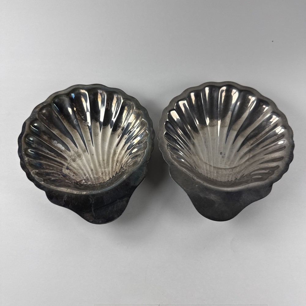 Vtg Oneida Silversmiths 7.5” Clam Scallop Shell Shaped Candy Nut Dish Set Of 2
