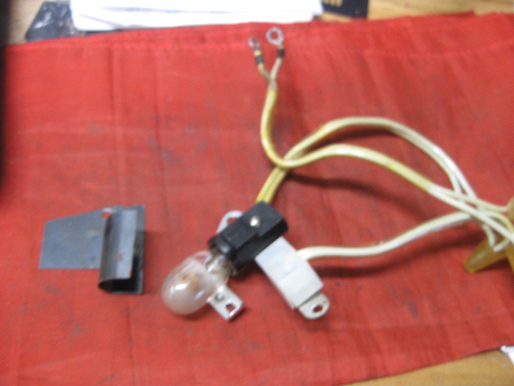 Singer 680U Sewing Machine  Light Lamp Socket VINTAGE