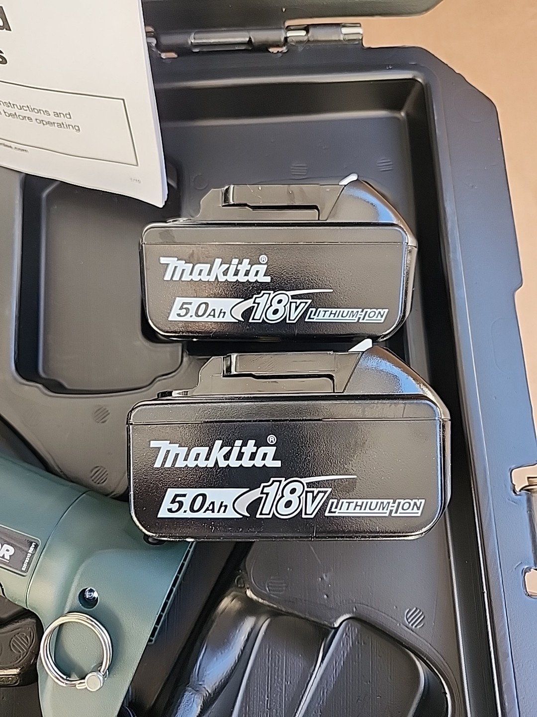 Greenlee Gator Cable Cutter ES32X Tool W/ 2 Batteries And Charger