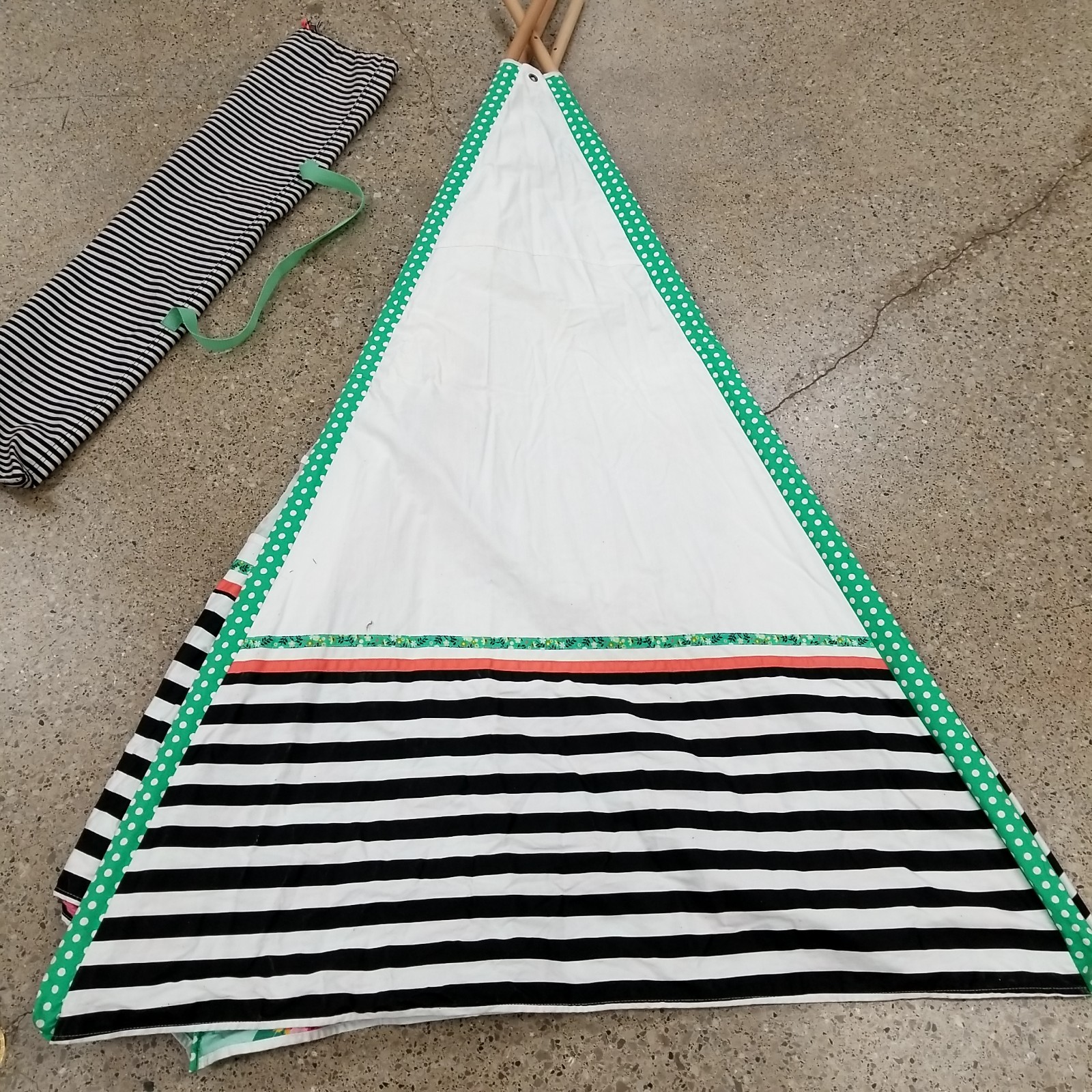 Matilda Jane X Joanna Gaines Play Tent w/Storage Bag.