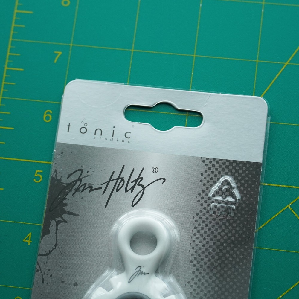 Tim Holtz ~ Tonic Studios ~ Paper Distresser