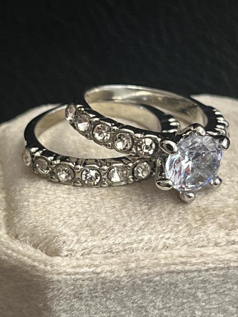 BEAUTIFUL SILVER COLOR WOMEN'S WEDDING RING SET 2CARAT CZ SIZE 6 (STYLE #18)