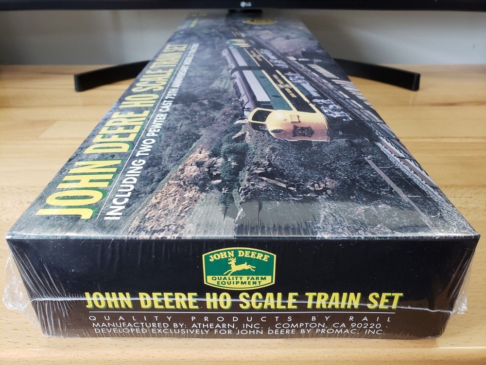 Athearn John Deere HO Scale Train Set Including Two Pewter Model D Tractors