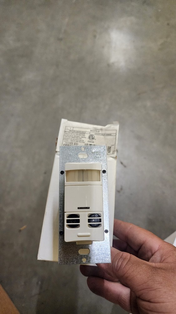 Leviton OSSMD-FTT Multi Tech Dual Relay Sensor W/ Fan Timer Switch Almond