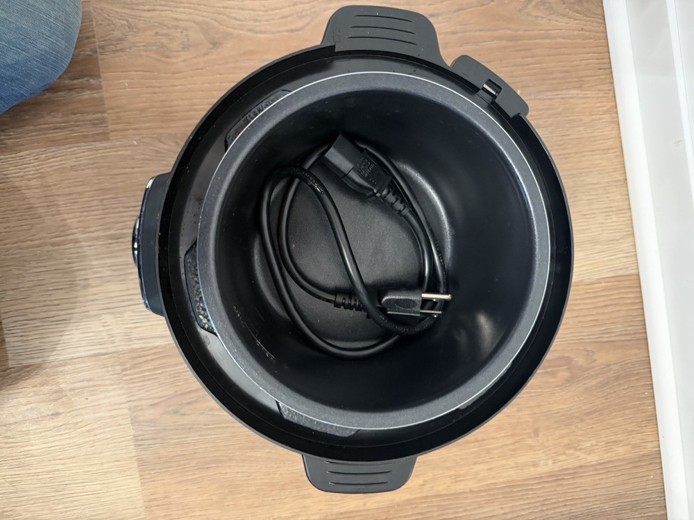 Bella 2 QT Pressure Cooker in Box Barely Used