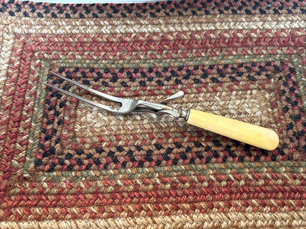 Vintage Bakelite Serving Fork Wheat