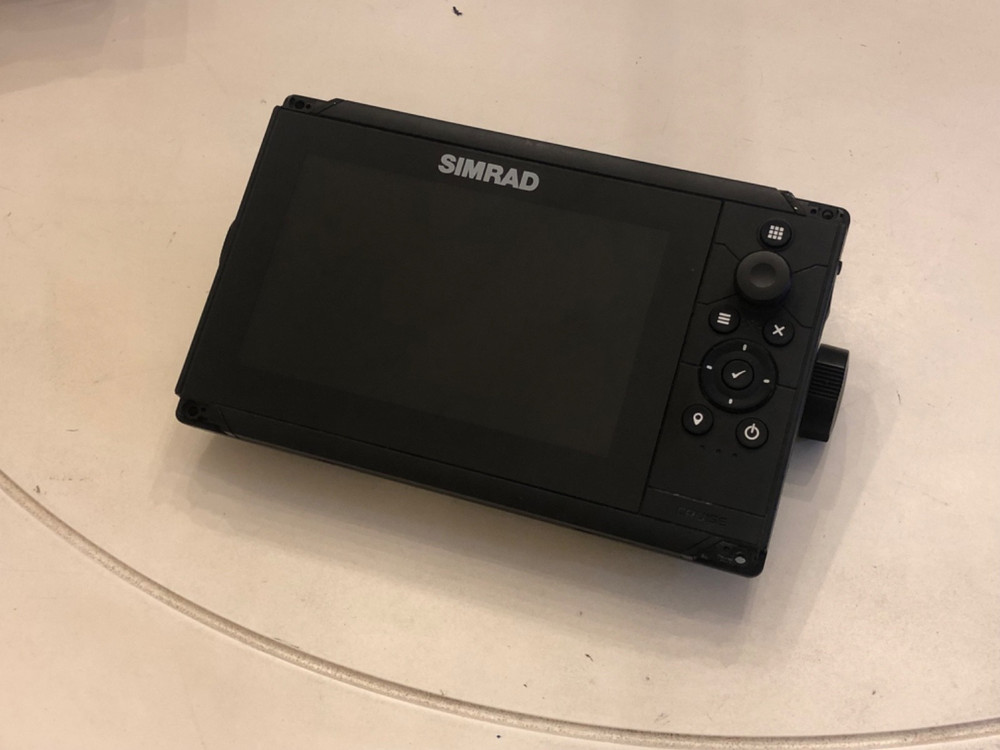Simrad Cruise 7 GPS Chartplotter  7" Head Unit Only