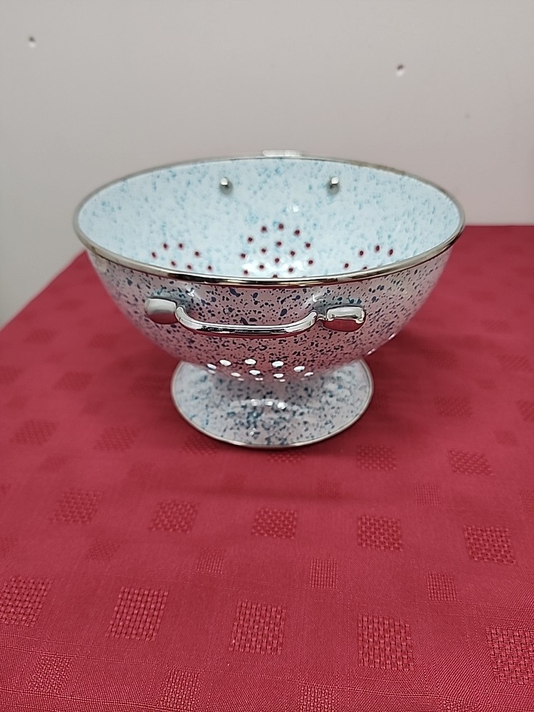 Enamel Collander Blue/White Speckled Confetti Pattern 2 Handle Springtime Vibe