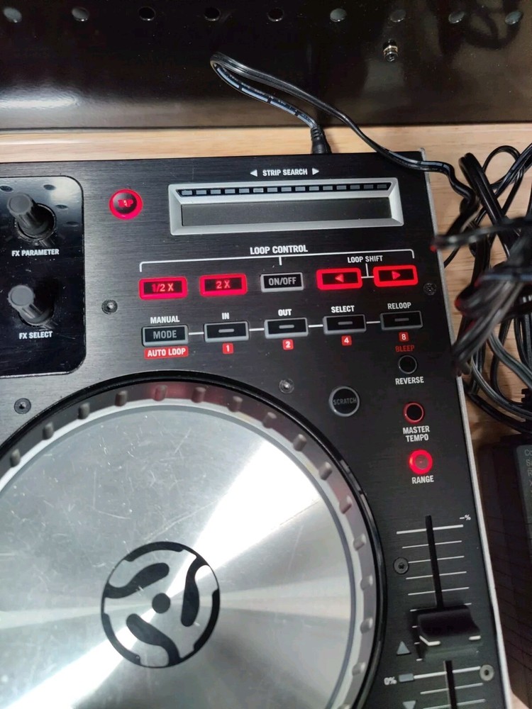 Numark NS6 4 Channel DJ Controller (READ)