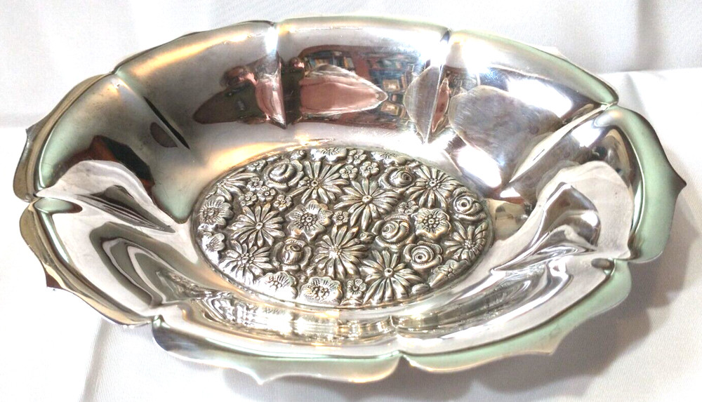 Vtg Towle EP Silver Plate Flower Bowl 3D Raised Flower Design Bottom, Small Bowl