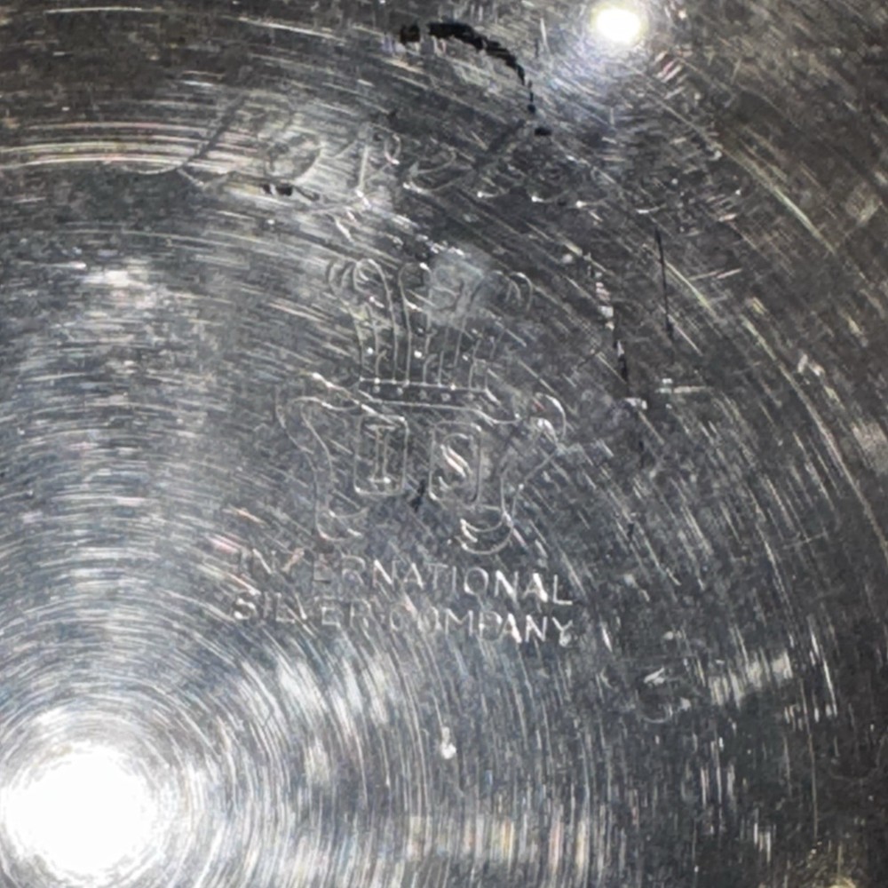 INTERNATIONAL SILVER LOVELACE SILVER PLATE PIERCED 3 LEGGED BOWL 7 3/4" VG USED