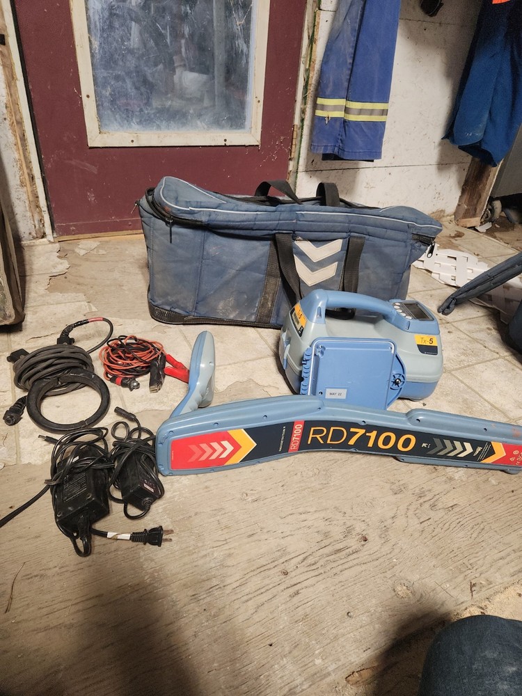 radiodetection rd7100 - full unit Transmitter TX-5 Pipe Clamp, Direct connect.