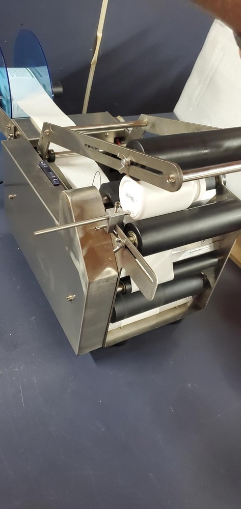 Round Bottle Labeling Machine MT-50 Semi-Automatic - Used