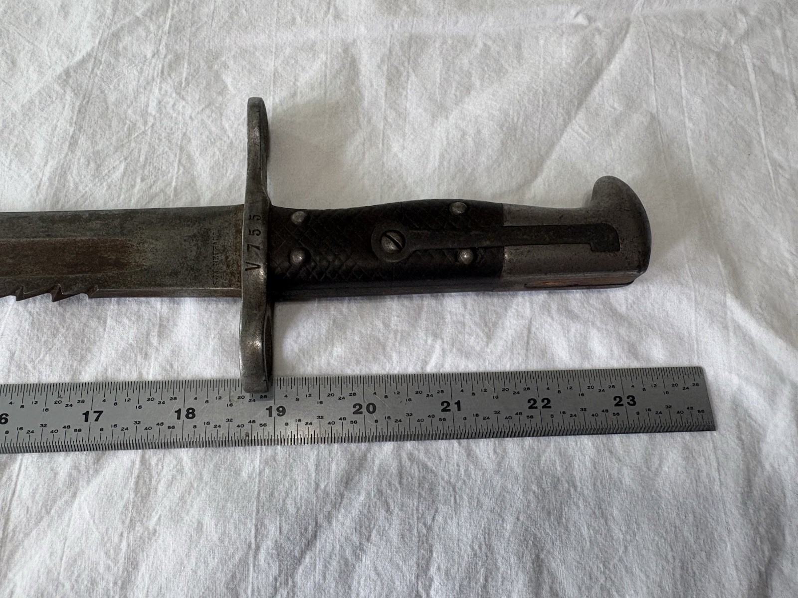 Swiss Vetterli Neuhausen Saw back Bayonet S.J.C. NEUHAUSEN 24"