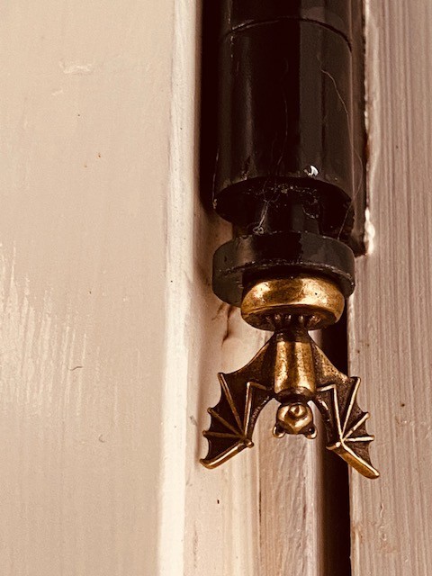 Halloween hinge head, "door pet" Bat