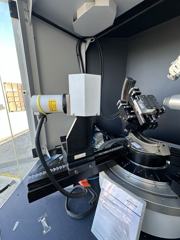 Bruker D8 Discover Diffractometer System