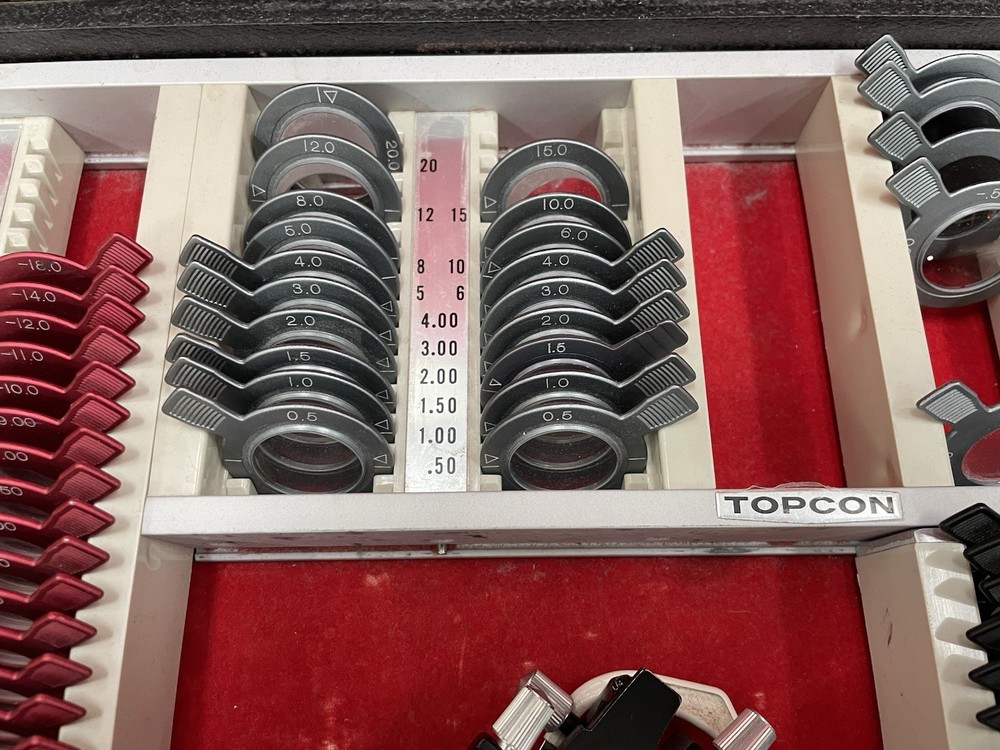 Topcon Spectrum Professional Optical Trial Lens Optometry Refraction Set w/ Case