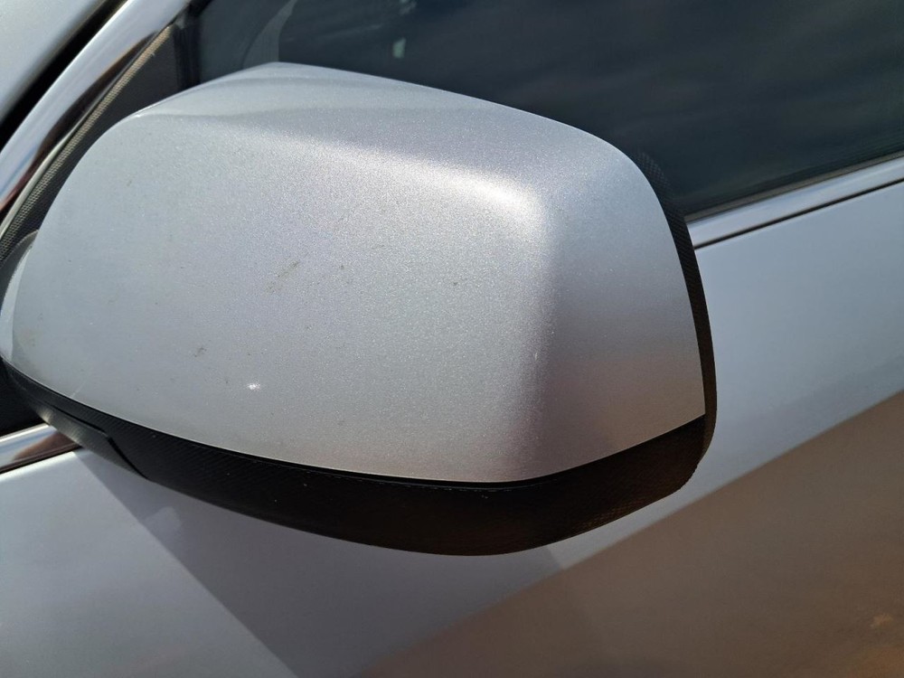 EQUINOX 2011 Glove Box 4744678