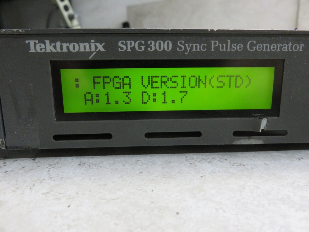 TEKTRONIX SPG-300 DIGITAL SYNC PULSE GENERATOR
